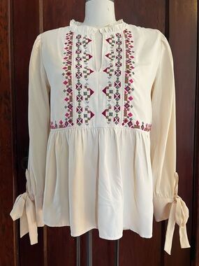 Ann Taylor Boho Embroidered Cream Peasant Top - Size Small